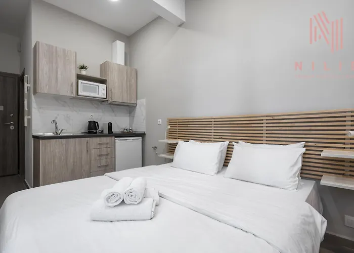 Fragkon 24, Nilie Hospitality Mgmt شقة *