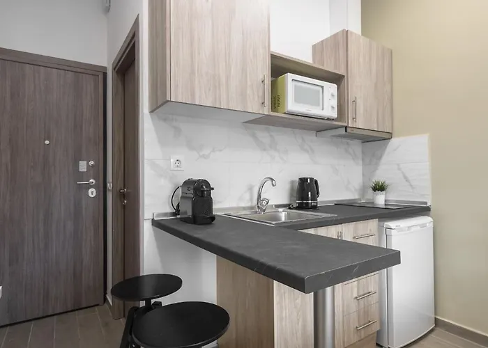 Fragkon 24, Nilie Hospitality Mgmt *
