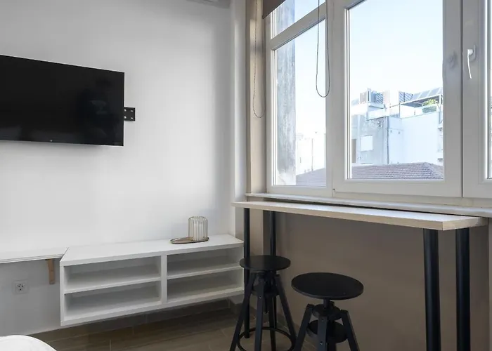 Fragkon 24, Nilie Hospitality Mgmt Soluň