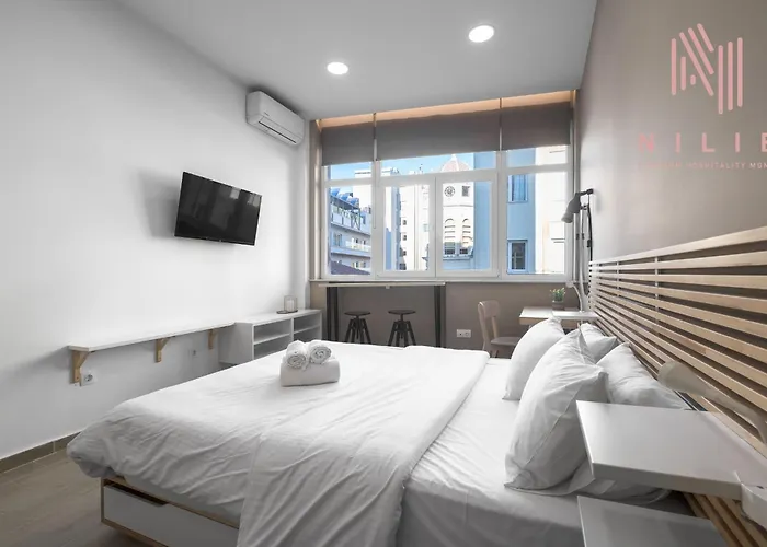 Fragkon 24, Nilie Hospitality Mgmt