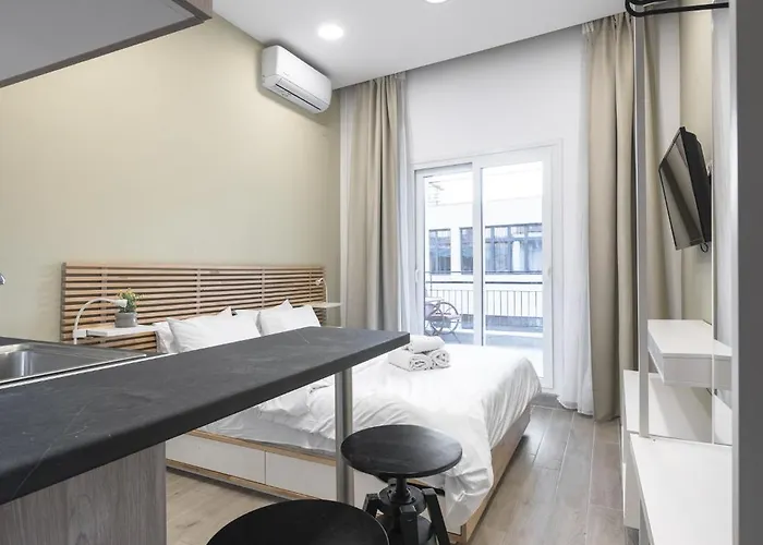 Fragkon 24, Nilie Hospitality Mgmt